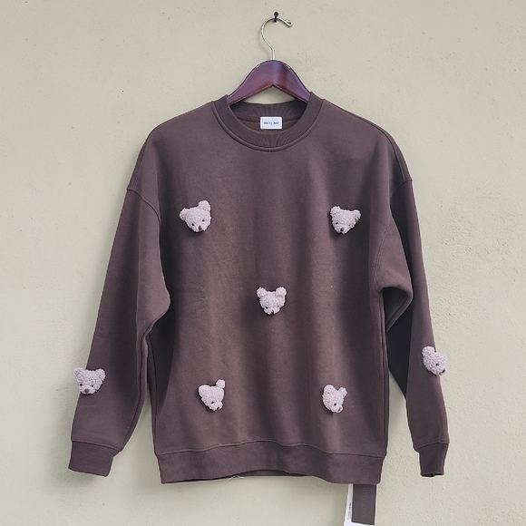 Cozy Burgundy Crew Neck Sweater with Pom-Pom Bear Details - Picture 6 of 8